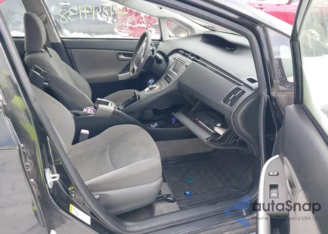 2013 Toyota Prius Three z USA, uszkodzony, nr VIN JTDKN3DUXD5668521